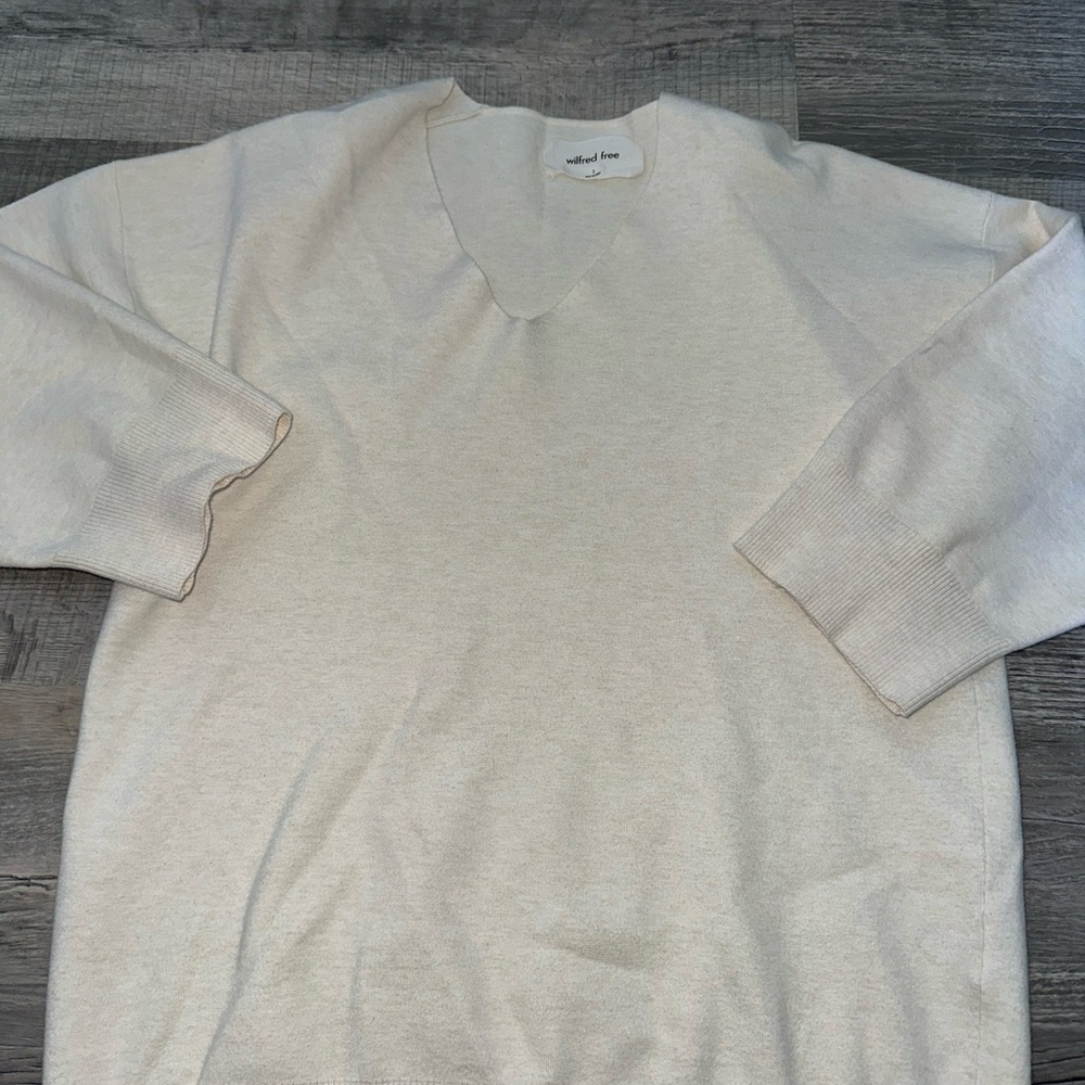 Wilfred Ivory V-Neck Women's Top